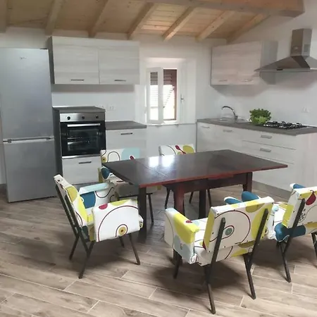 Apartment Dimora Milla Usigliano
